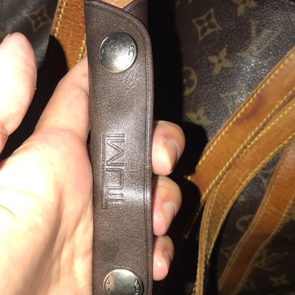 Authentic LV bucket bag - Picture 7 of 8